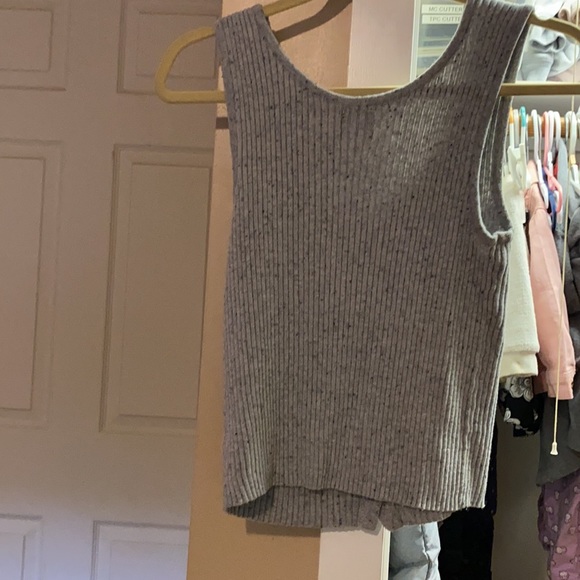 Sweater tank - Picture 2 of 2